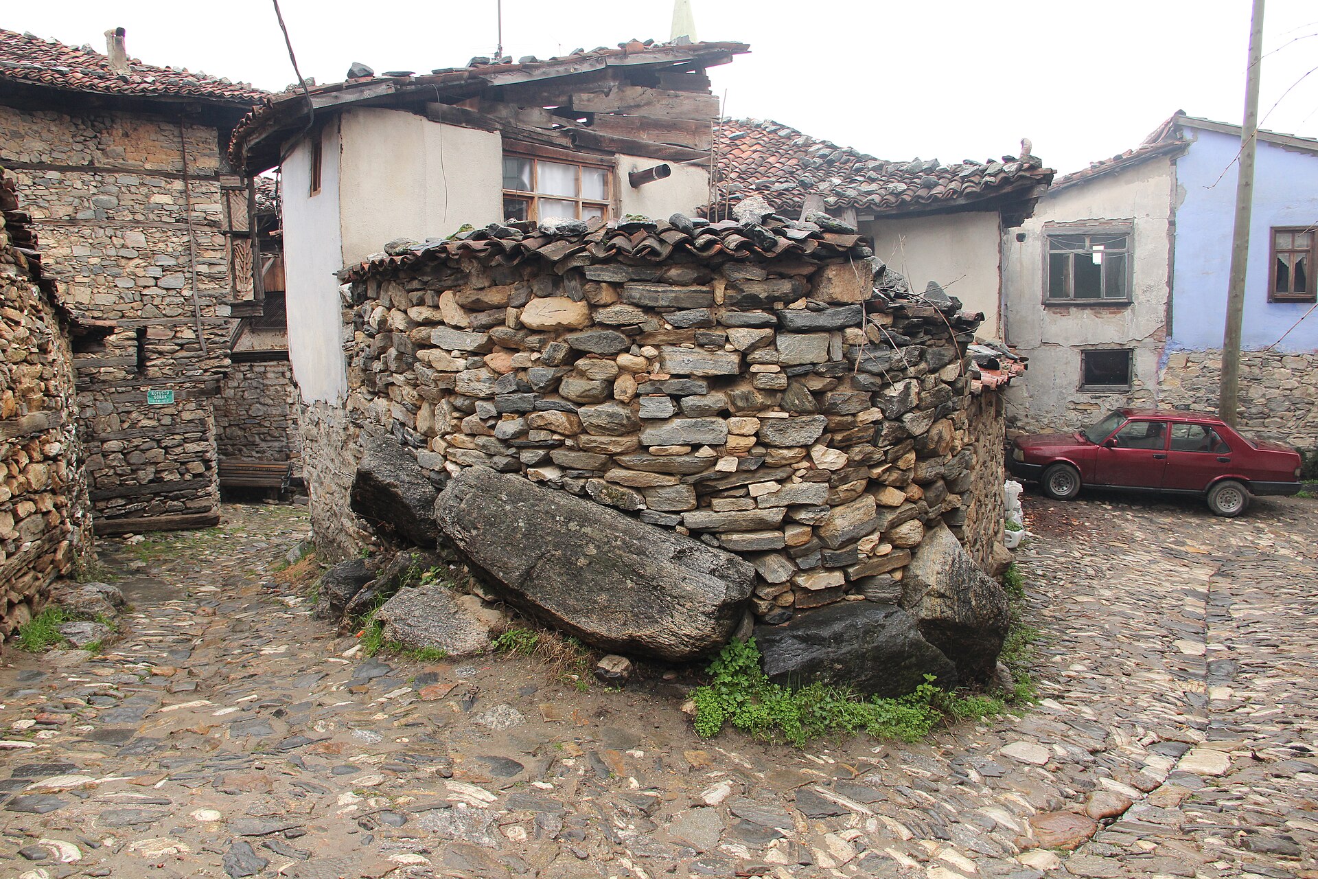 Tarihi taş evler